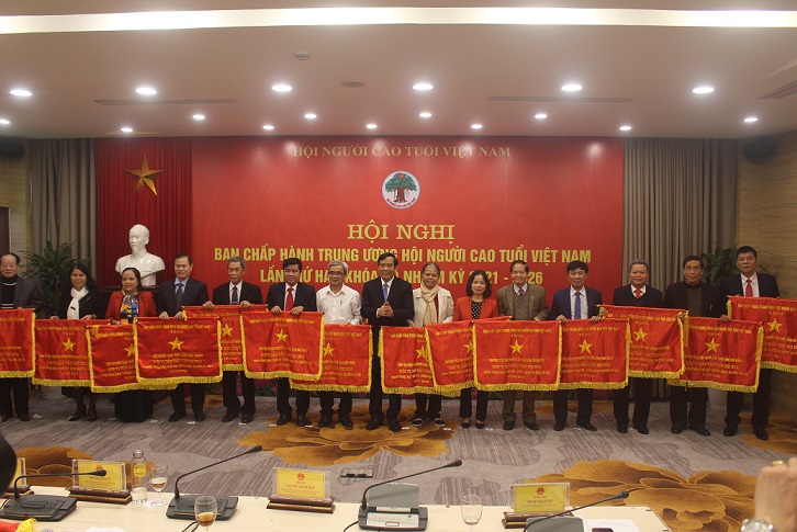 Một số hình ảnh tại Hội nghị Ban Chấp hành Trung ương Hội NCT Việt Nam lần thứ hai (khóa VI) nhiệm kỳ 2021-2026